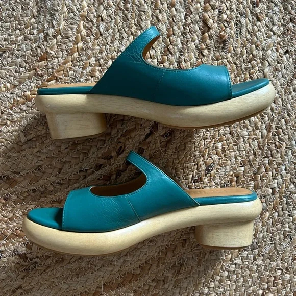 Beklina Low Sedia Sandals - Picture 3 of 6